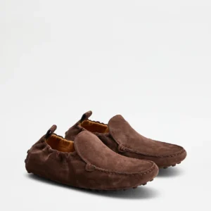 Tod's Mocassino Gommino Glove in Pelle Scamosciata Marrone