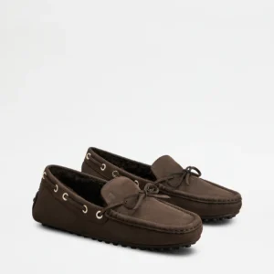 Tod's Mocassino City Gommino in Nabuk Marrone